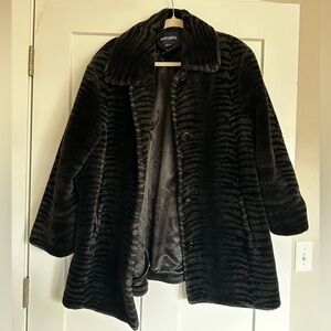 BERNARDO Vegan Faux Fur Printed Coat